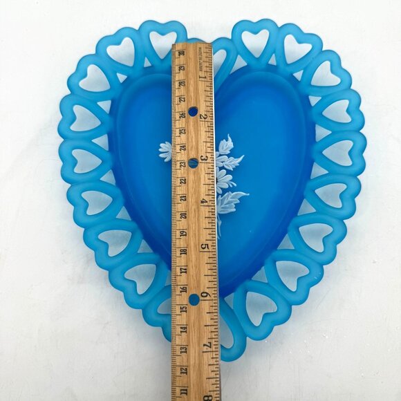 Vtg Westmoreland Blue Satin Glass Heart Shape Trinket Dish Silver Daisy - Picture 7 of 9
